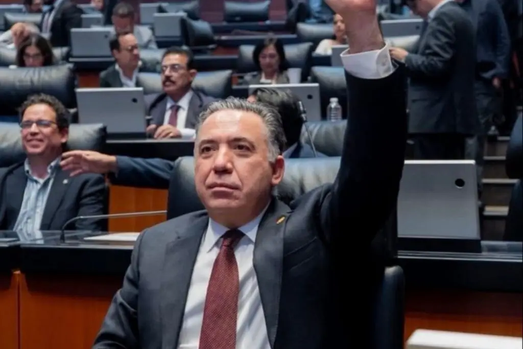 Enrique Inzunza comparece ante la FGR tras acusaciones de EE.UU.