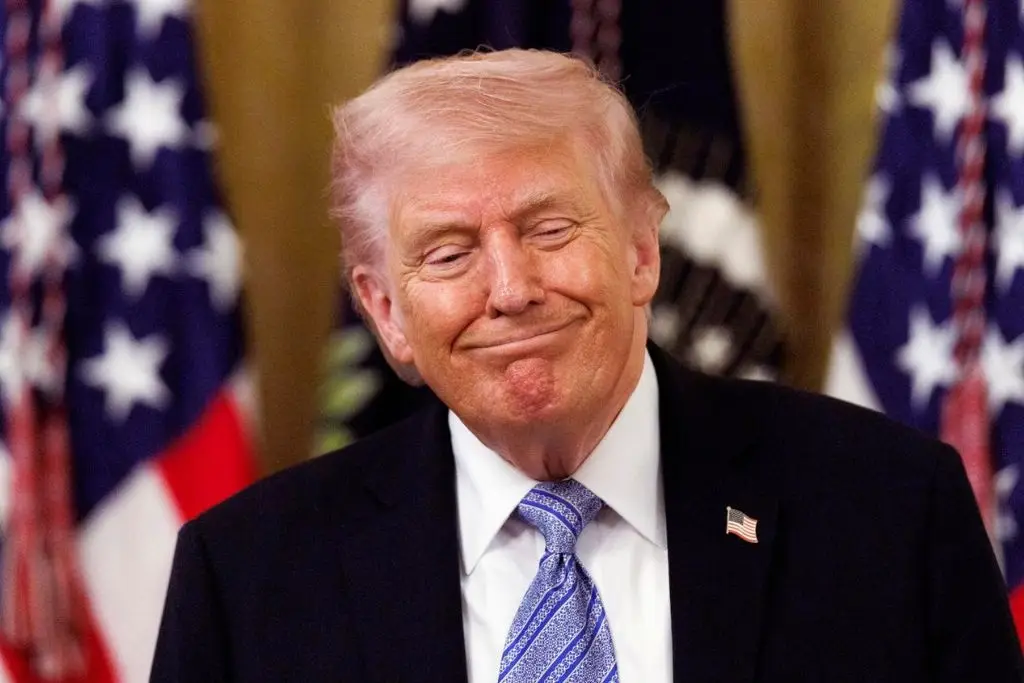 Trump asegura que barcos cargados de petróleo están empezando a salir de Ormuz