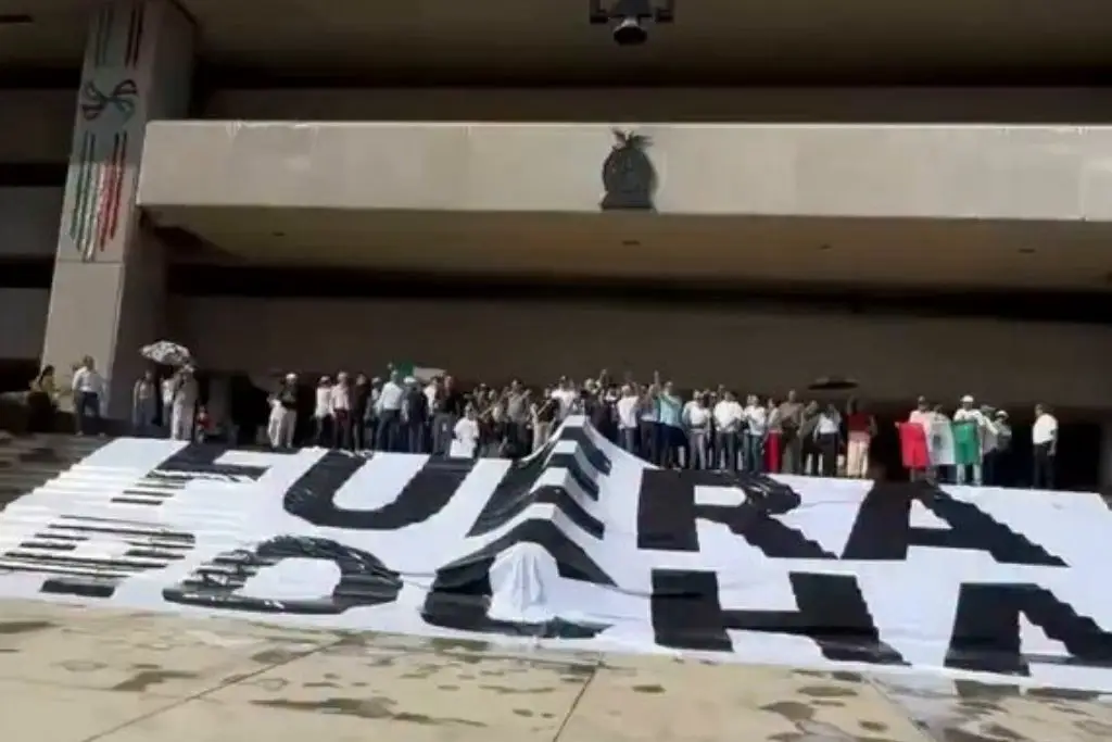 Exigen salida de Rocha Moya y un gobernador interino sin vínculos políticos en Sinaloa